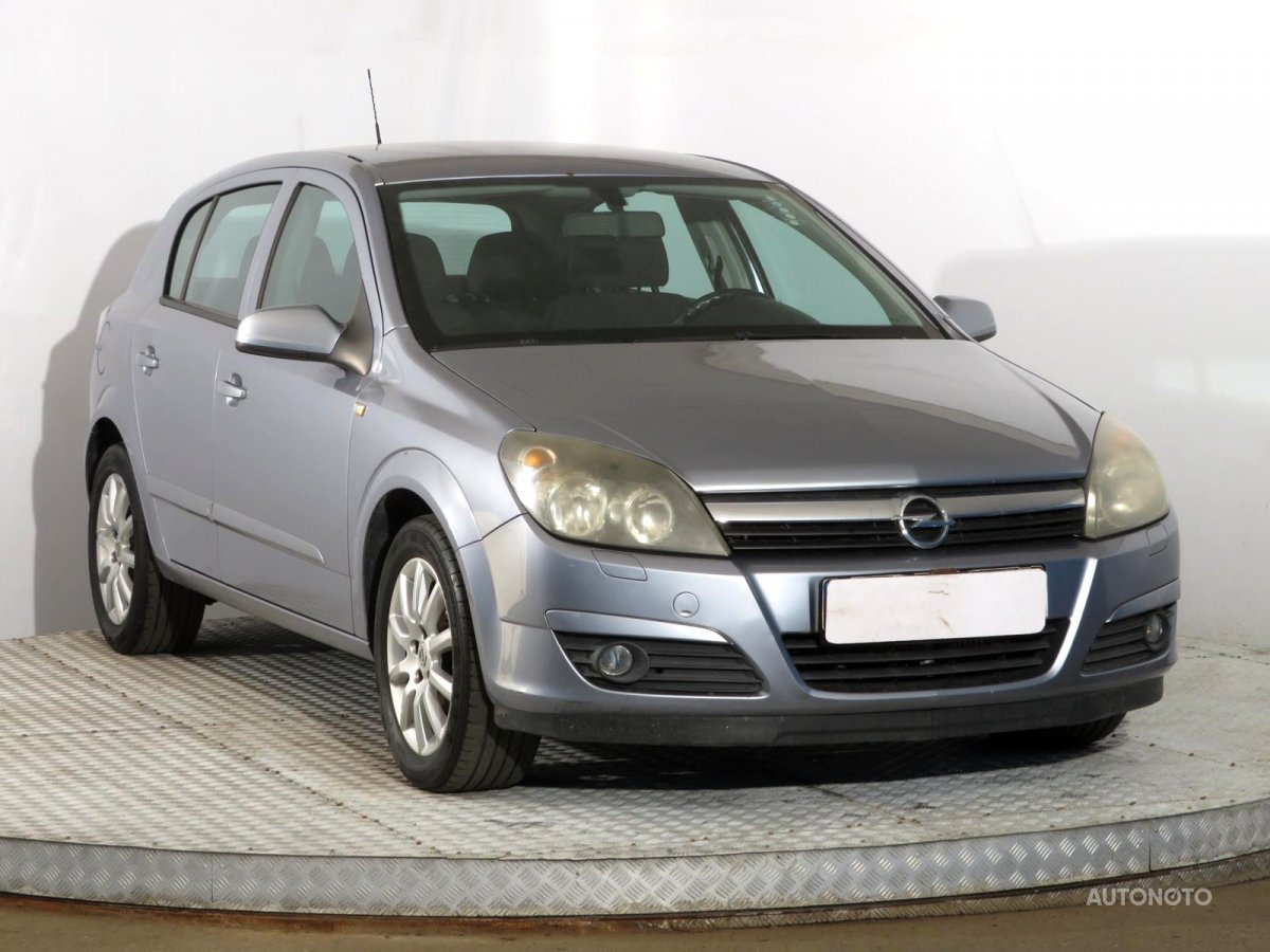 Opel Astra, 2005 - celkový pohled