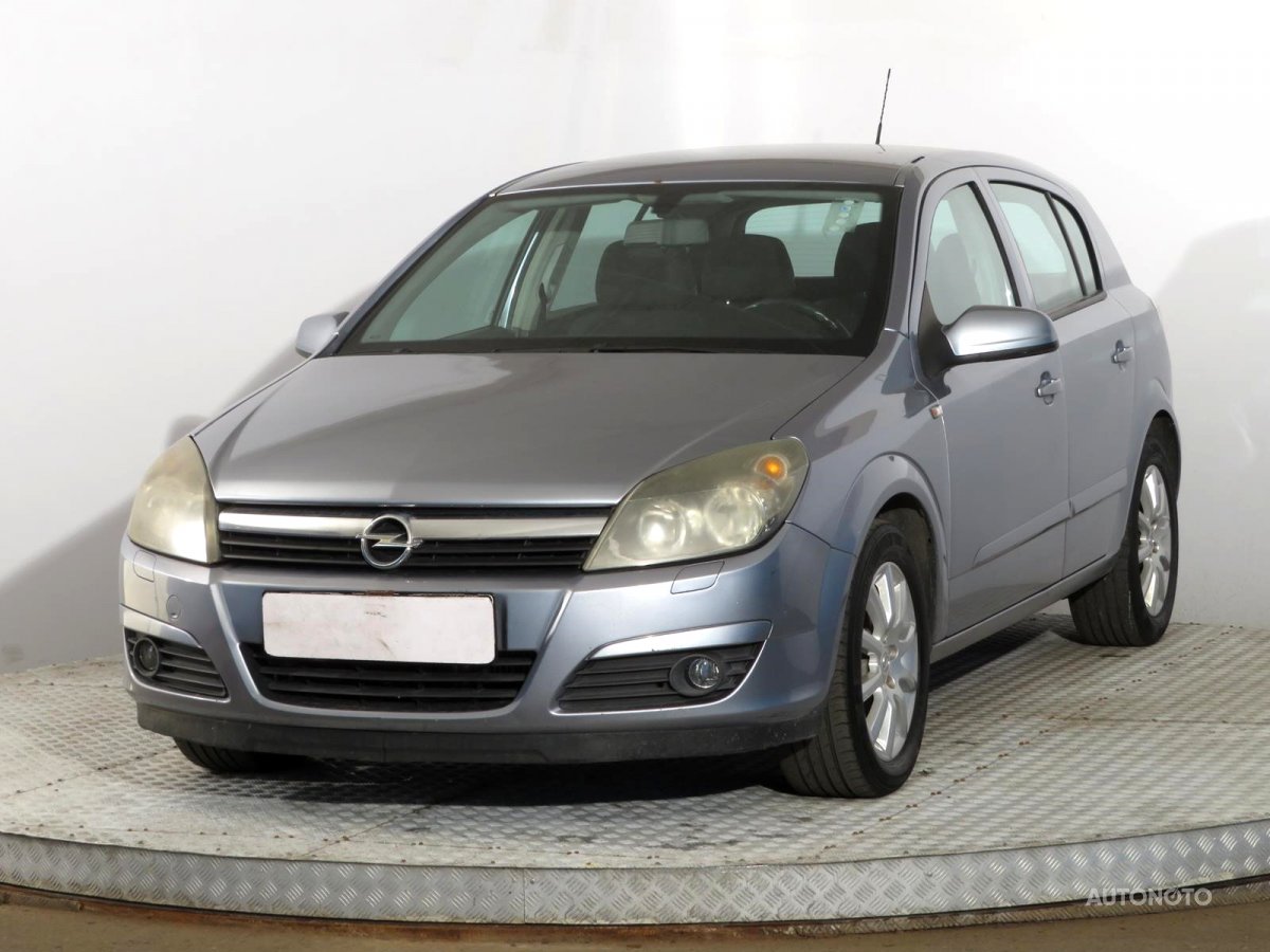Opel Astra, 2005 - pohled č. 3