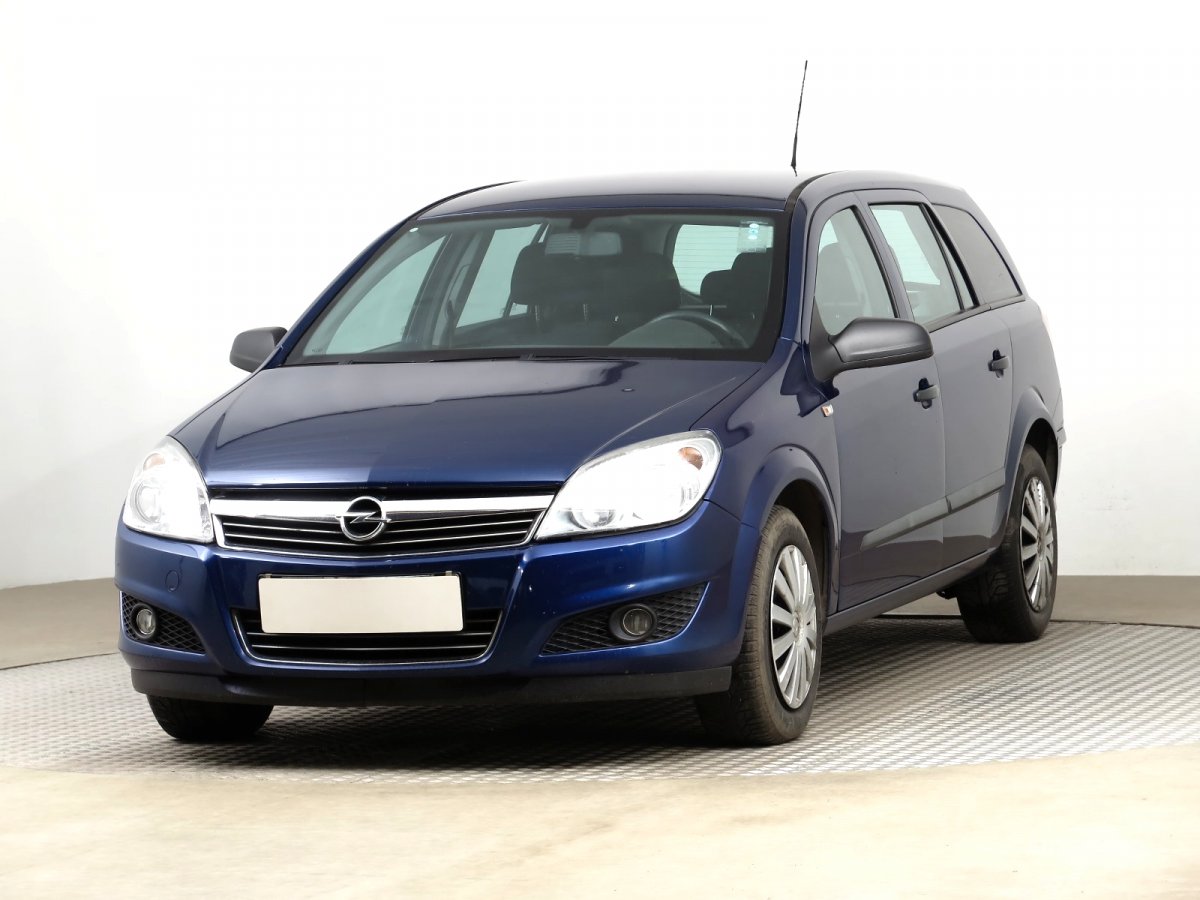 Opel Astra, 2009 - pohled č. 3