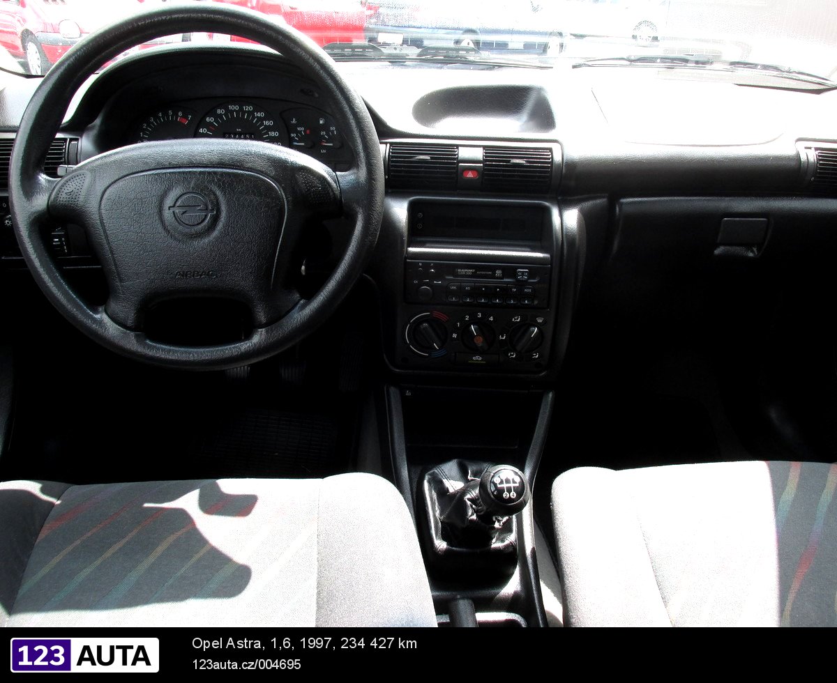 Opel Astra, 1997 - pohled č. 12