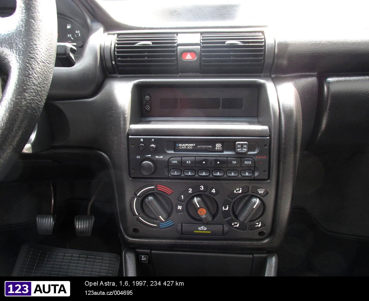 Opel Astra, 1997 - pohled č. 13
