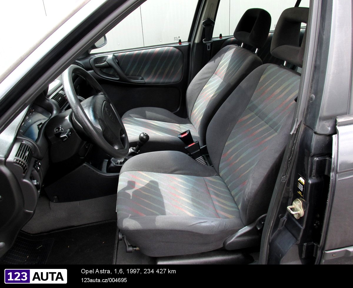 Opel Astra, 1997 - pohled č. 14