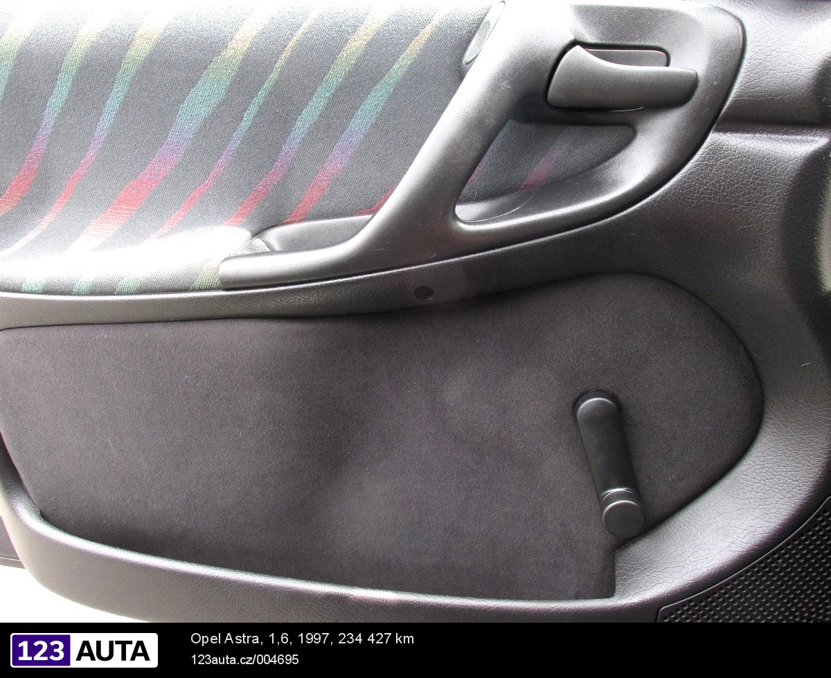 Opel Astra, 1997 - pohled č. 18