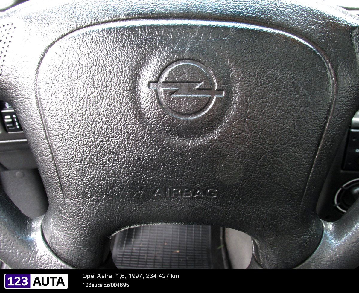 Opel Astra, 1997 - pohled č. 24