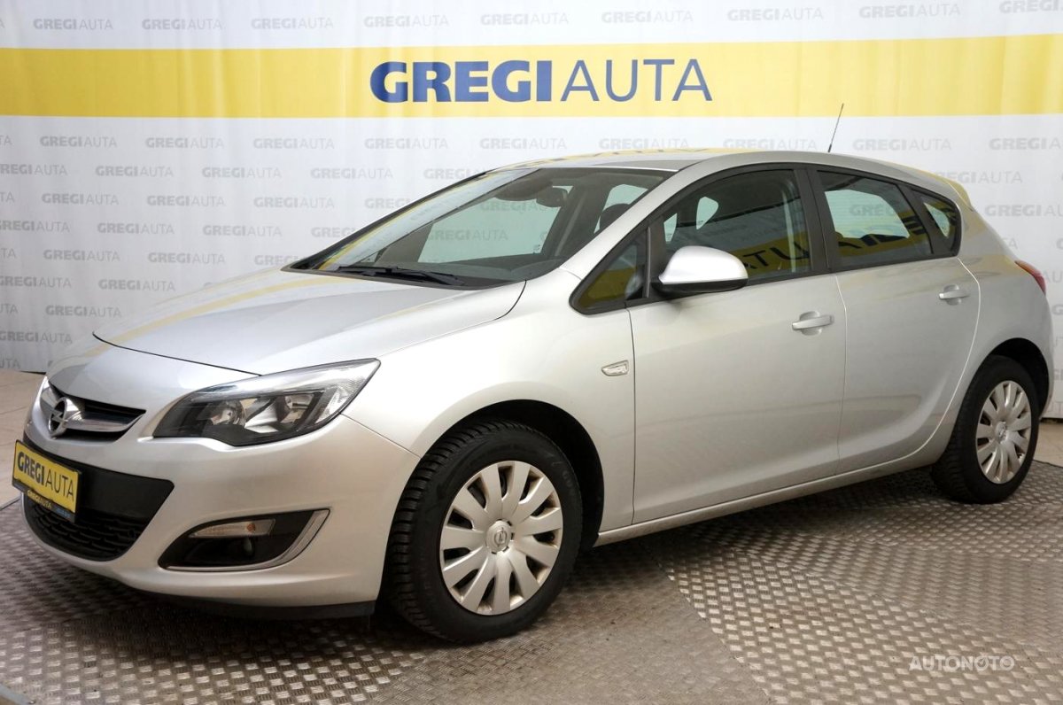 Opel Astra, 2013 - pohled č. 2