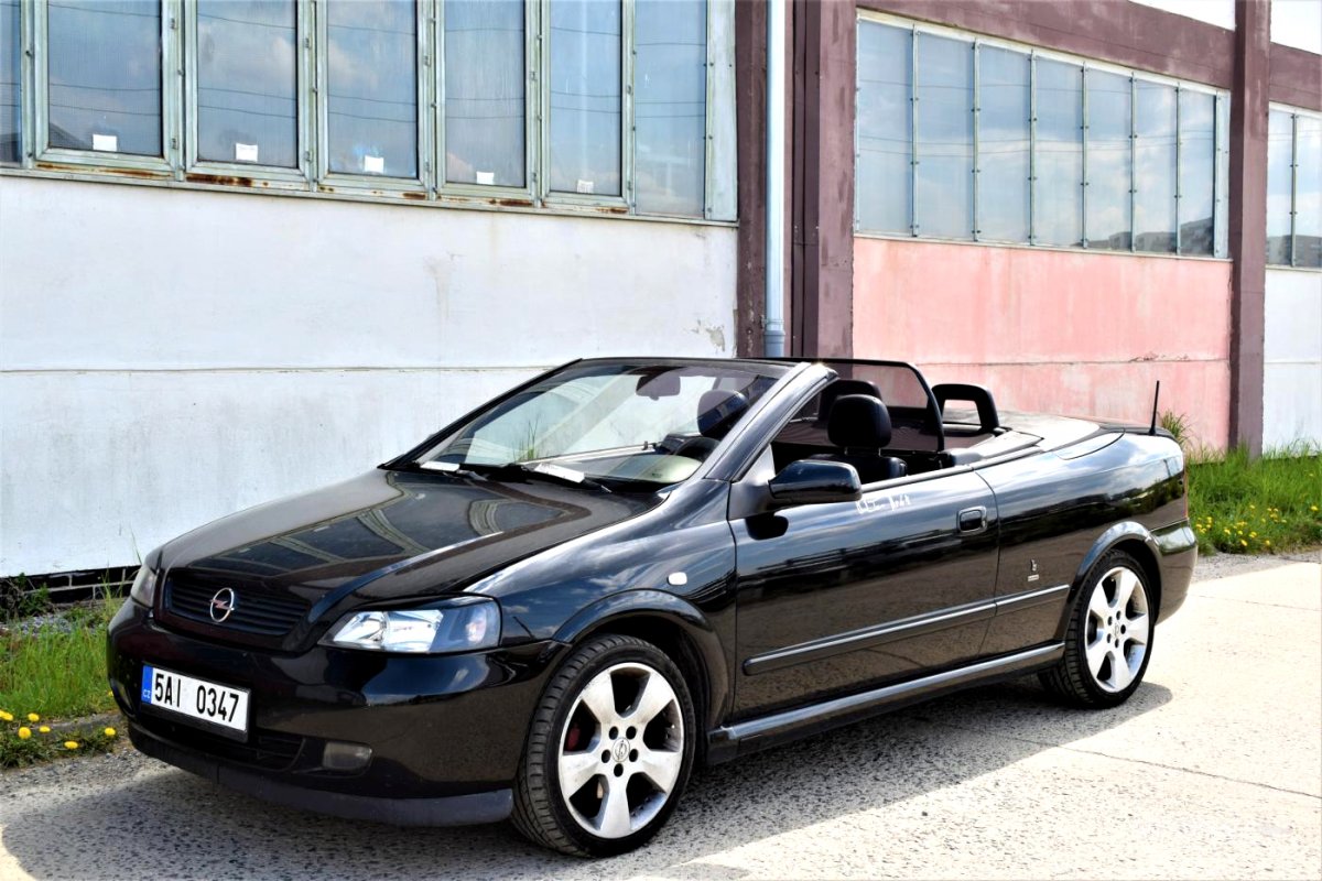 Opel Astra, 2003 - celkový pohled