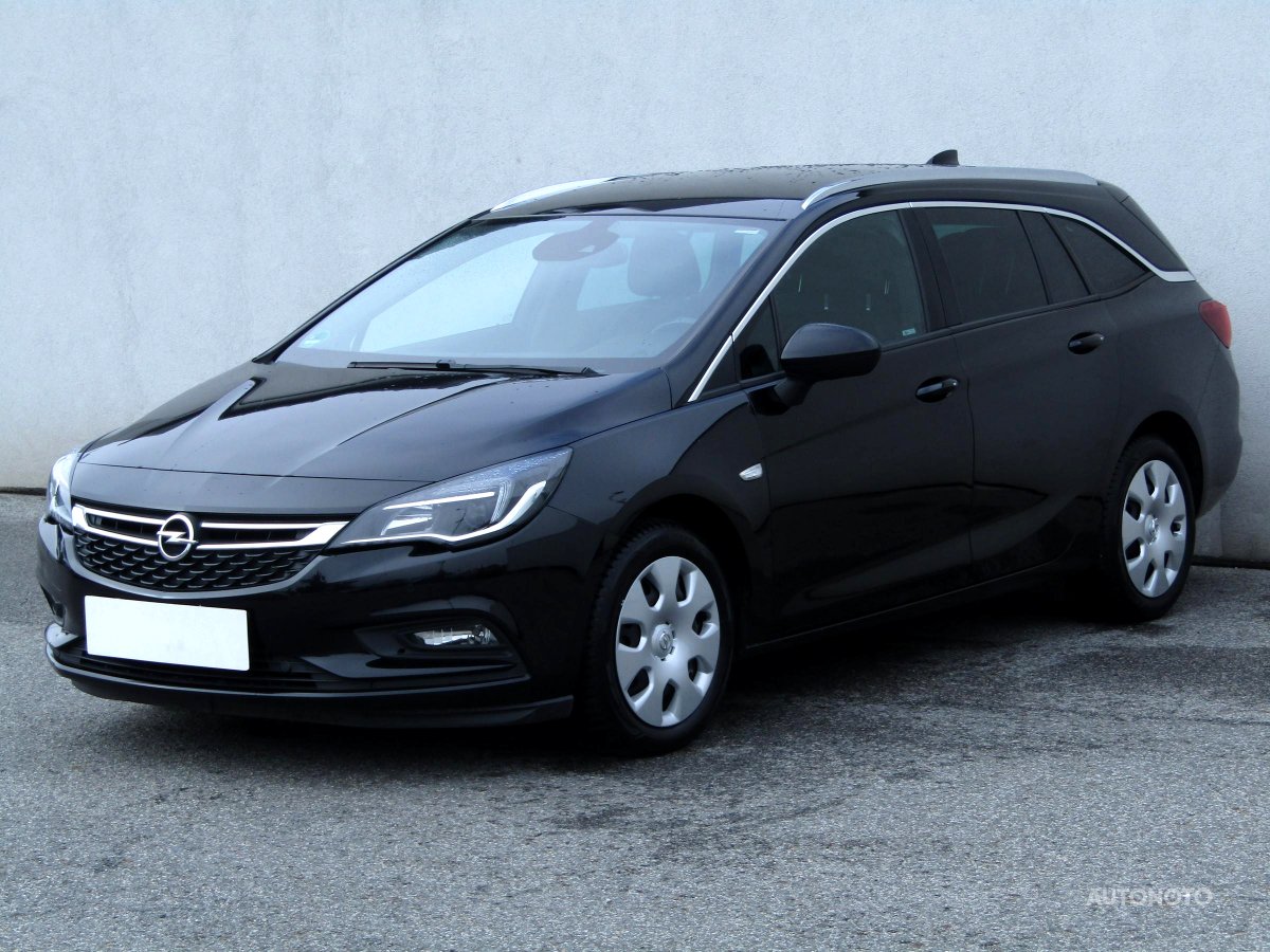 Opel Astra, 2017 - pohled č. 3