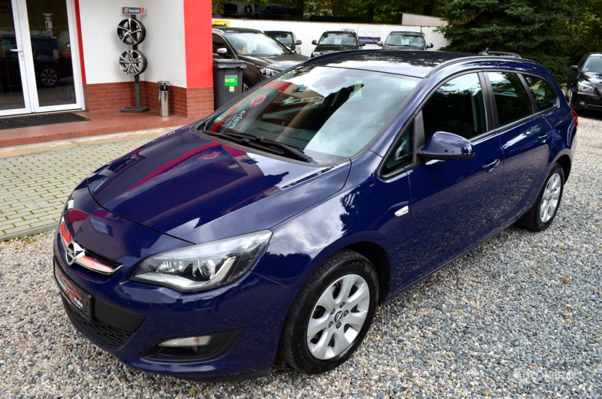 Opel Astra, 2014 - celkový pohled