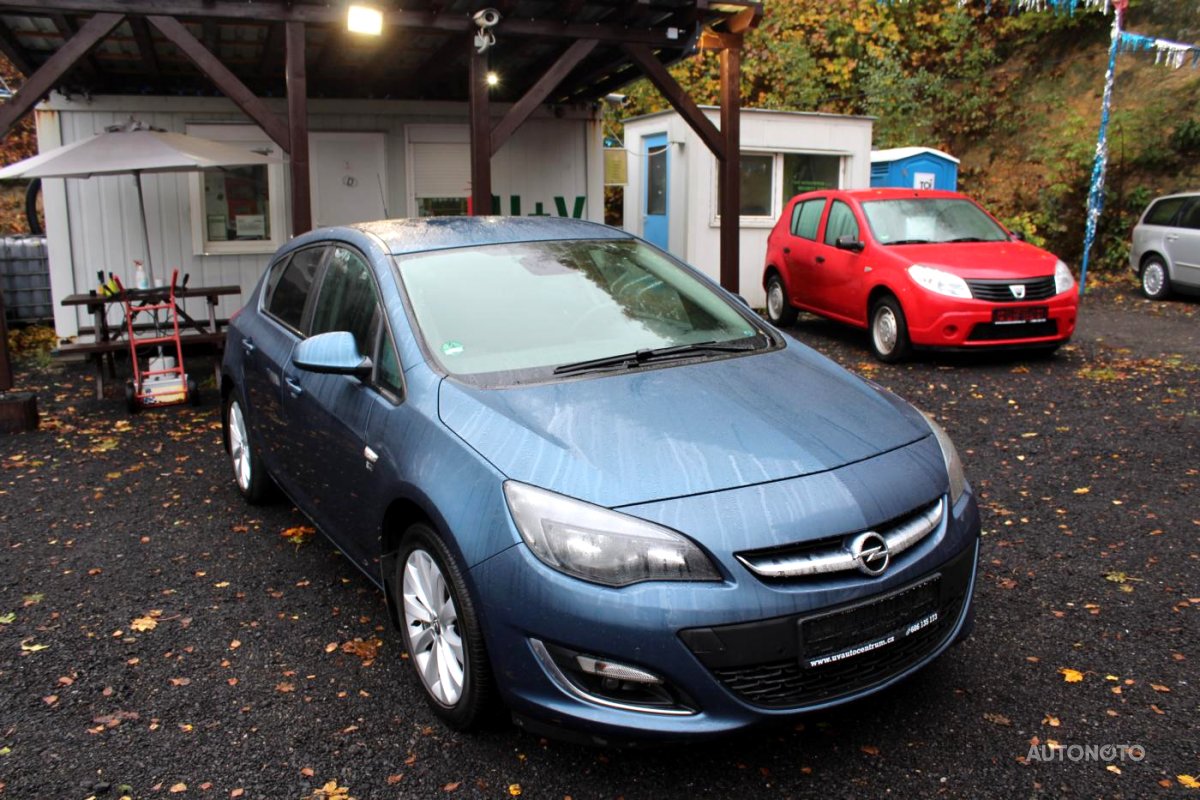 Opel Astra, 2013 - pohled č. 3