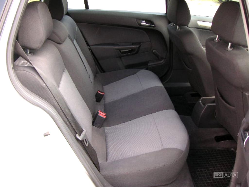 Opel Astra, 2007 - pohled č. 10