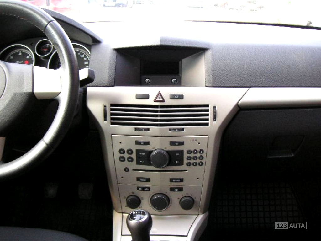 Opel Astra, 2007 - pohled č. 12
