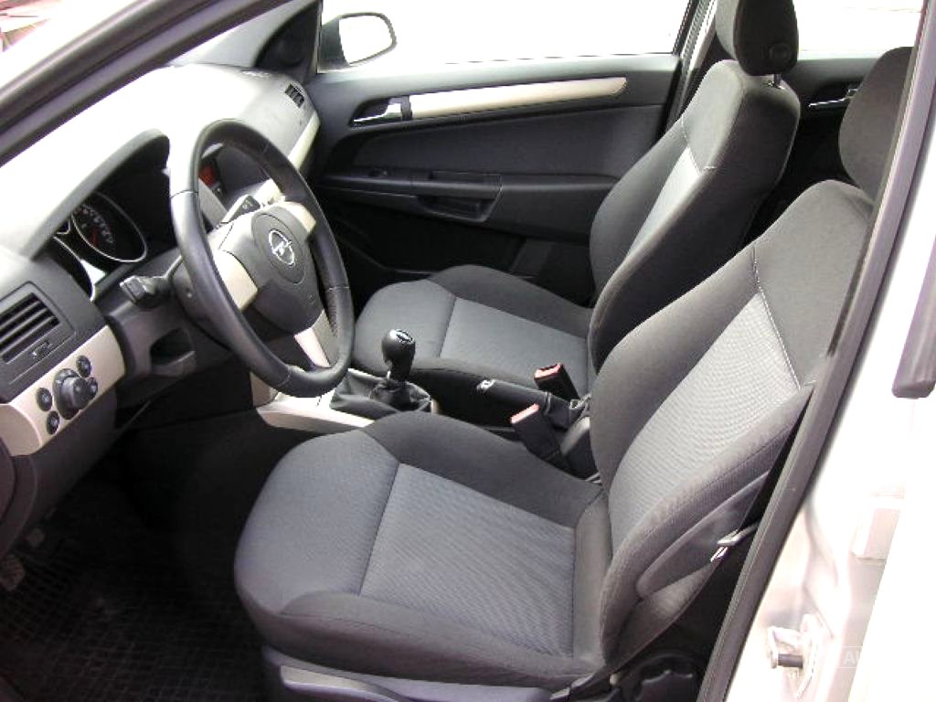 Opel Astra, 2007 - pohled č. 7