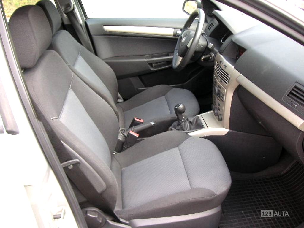 Opel Astra, 2007 - pohled č. 8