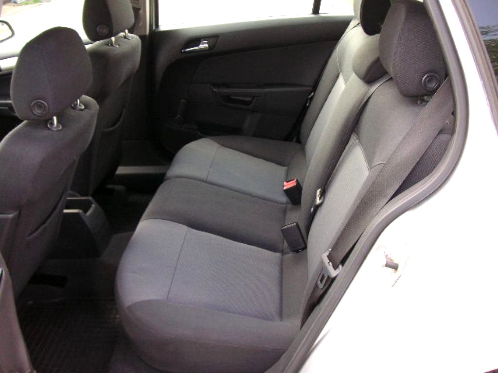 Opel Astra, 2007 - pohled č. 9