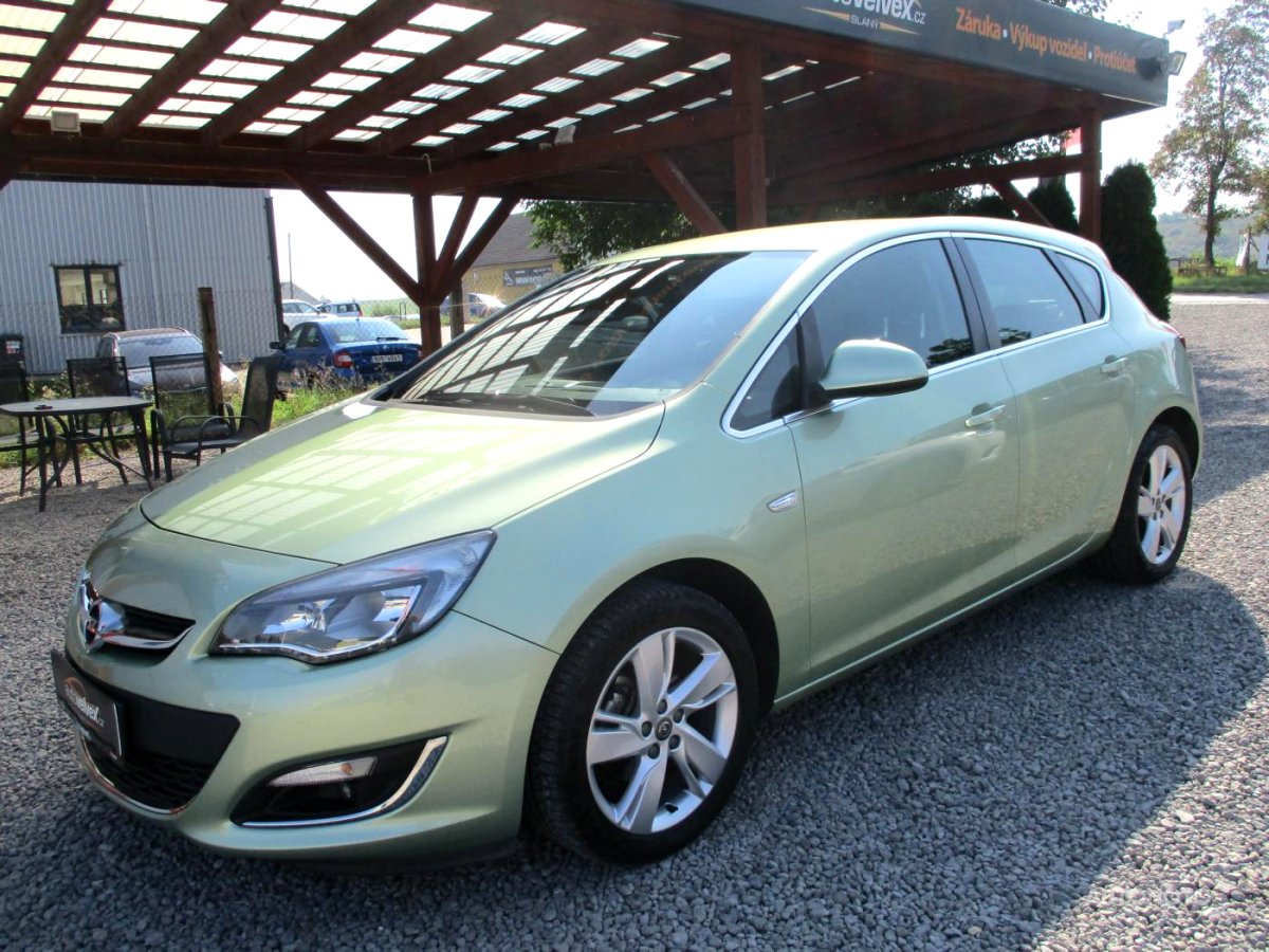 Opel Astra, 2014 - pohled č. 2