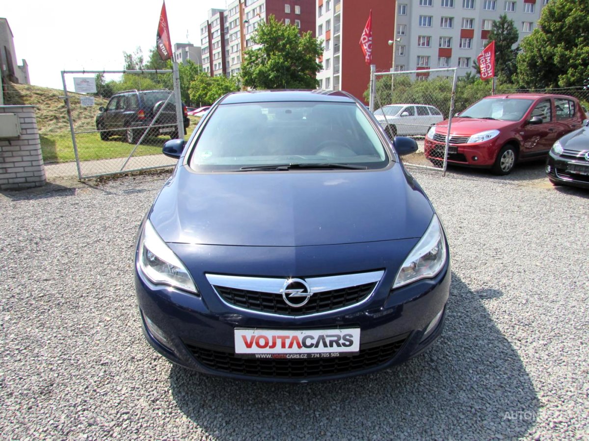 Opel Astra, 2011 - pohled č. 2
