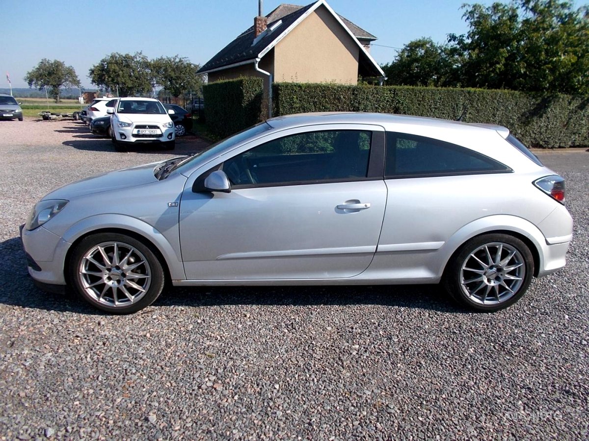Opel Astra, 2005 - pohled č. 2