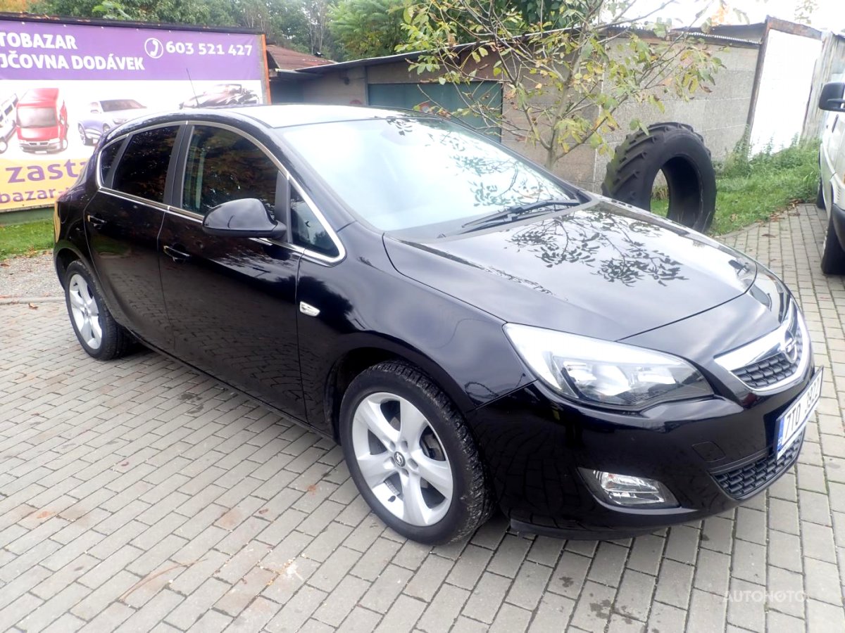 Opel Astra, 2010 - pohled č. 2