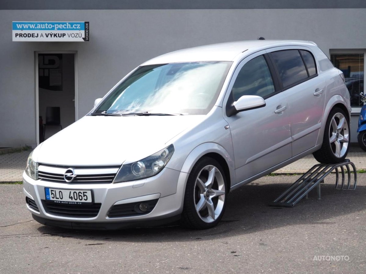 Opel Astra, 2005 - celkový pohled