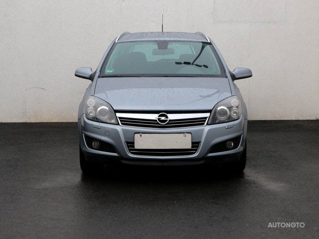 Opel Astra, 2009 - pohled č. 2