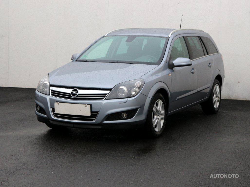 Opel Astra, 2009 - pohled č. 3