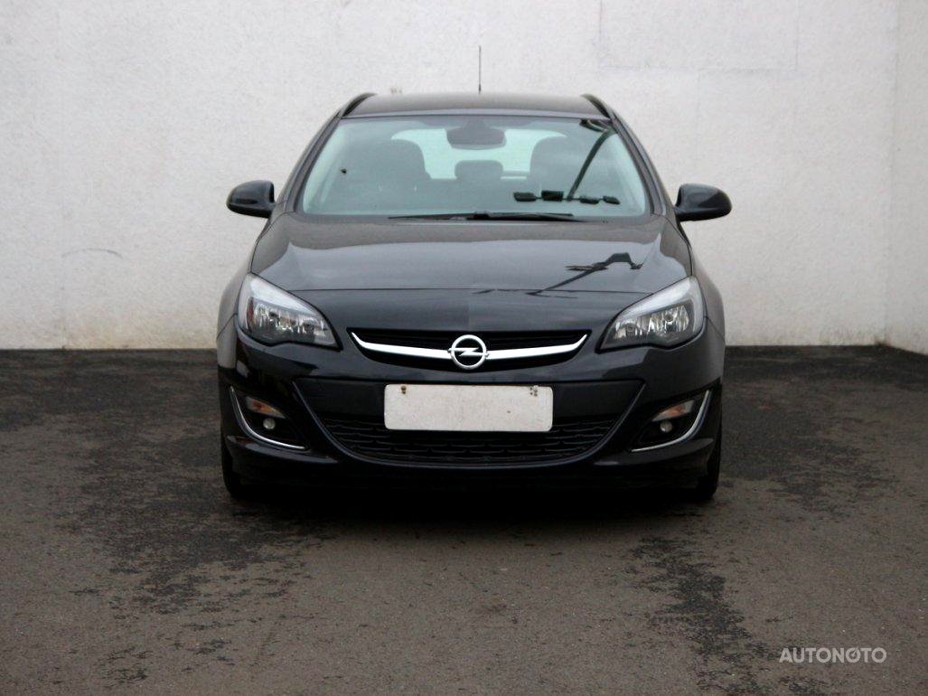 Opel Astra, 2010 - pohled č. 2