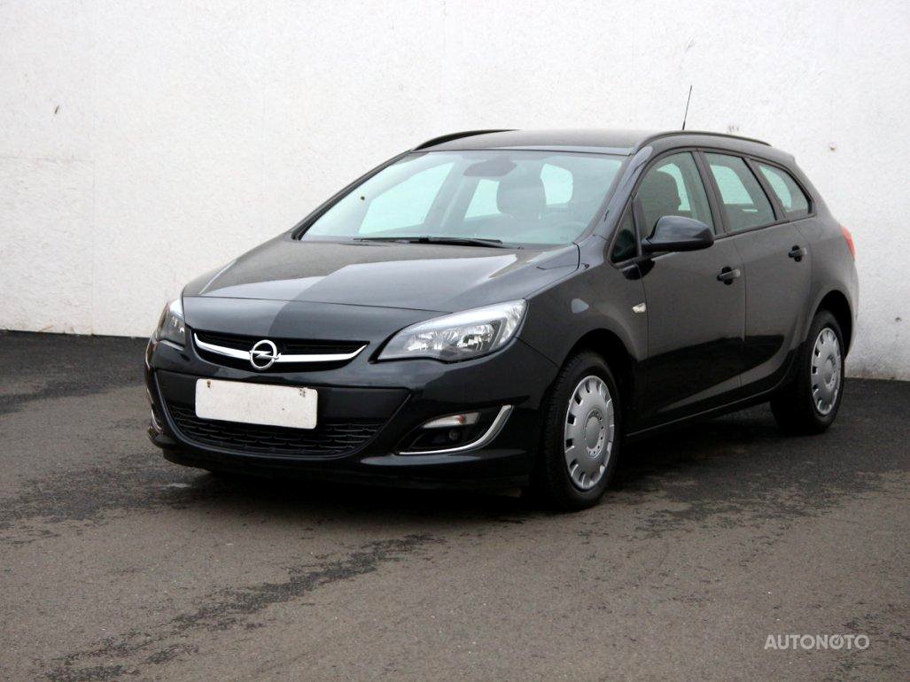 Opel Astra, 2010 - pohled č. 3