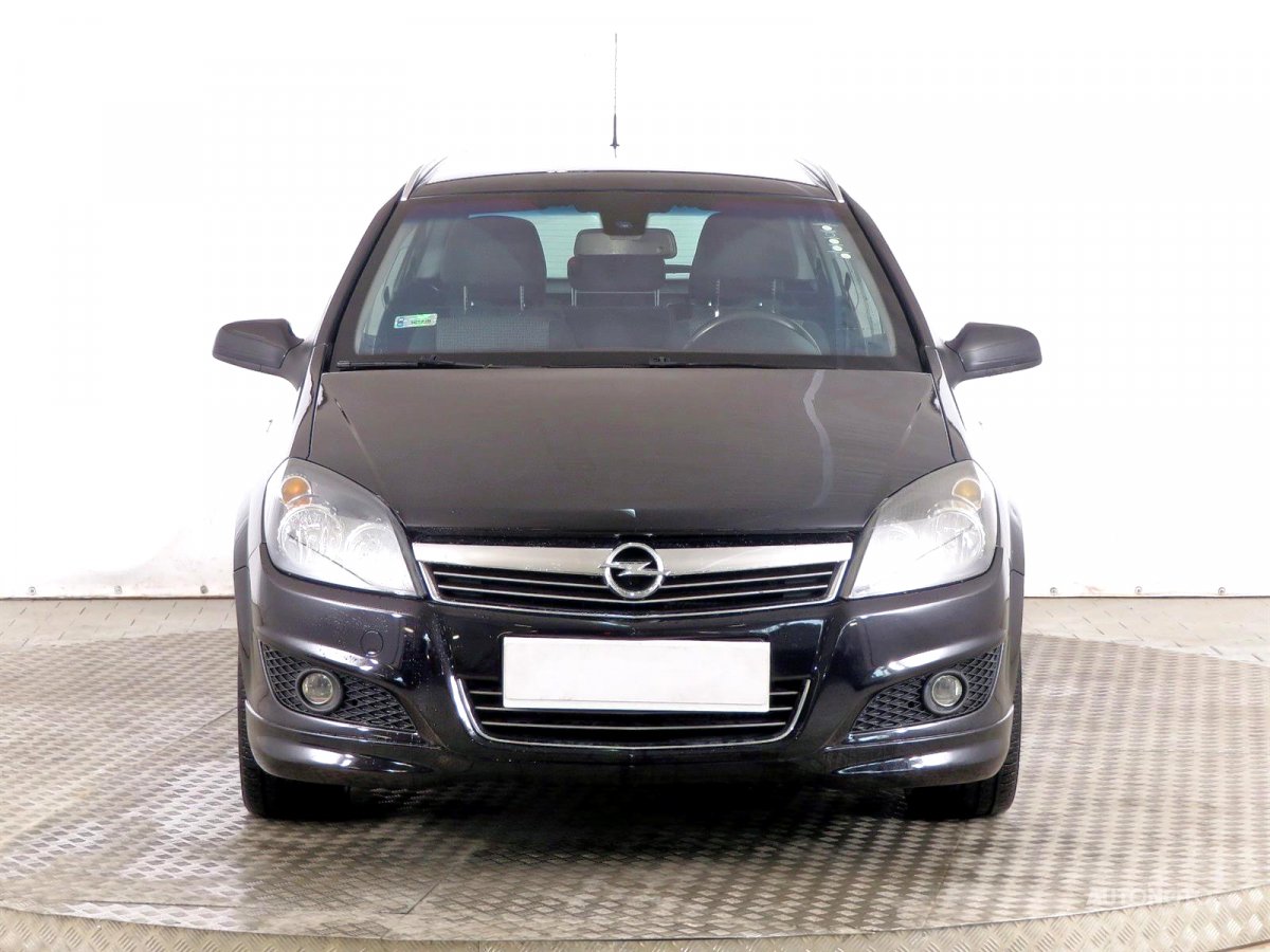 Opel Astra, 2008 - pohled č. 2