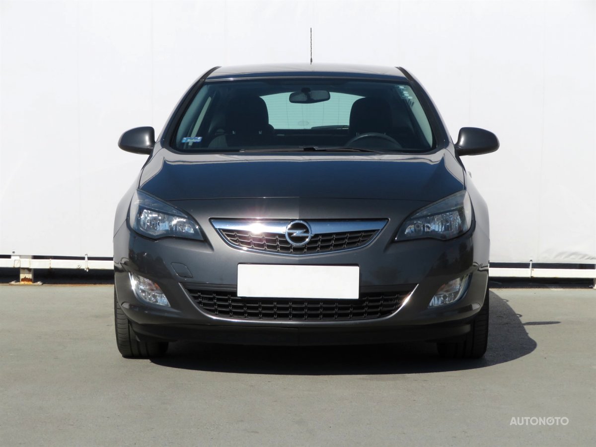 Opel Astra, 2012 - pohled č. 2