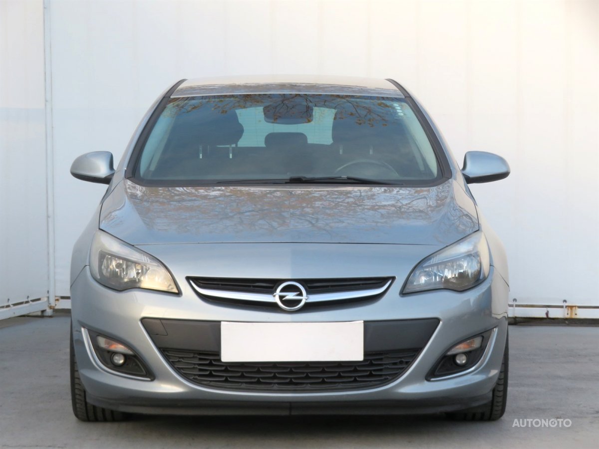 Opel Astra, 2013 - pohled č. 2