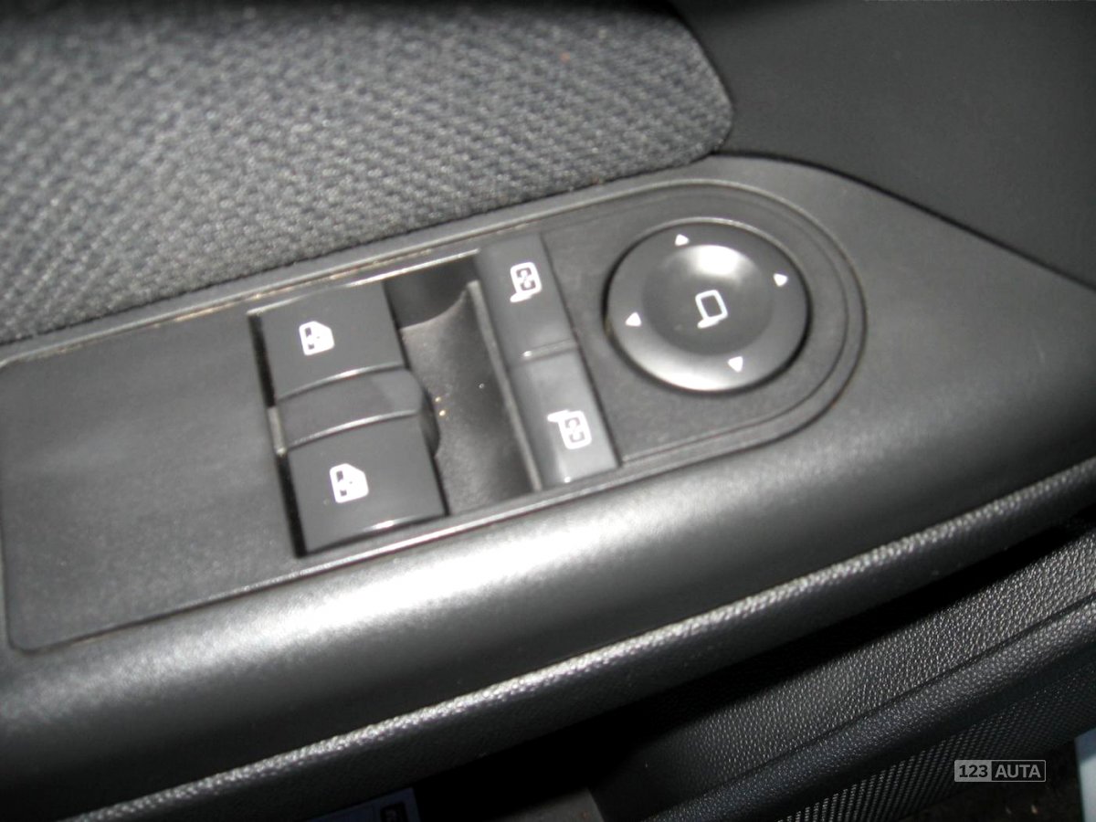 Opel Astra, 2006 - pohled č. 10