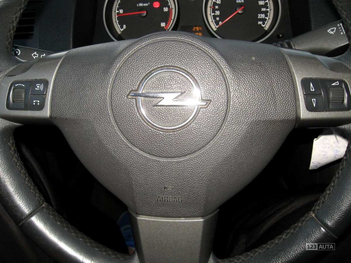 Opel Astra, 2006 - pohled č. 14