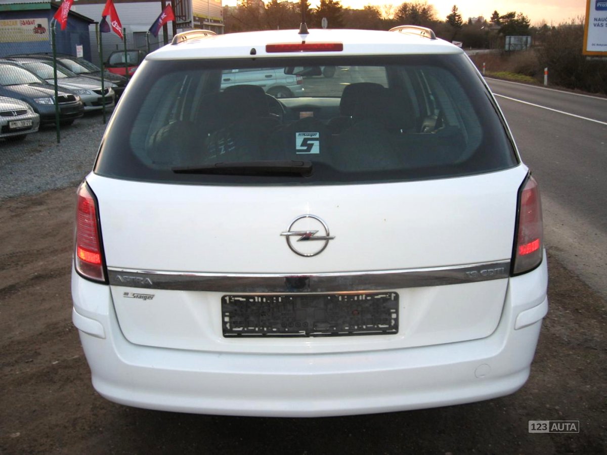 Opel Astra, 2006 - pohled č. 4
