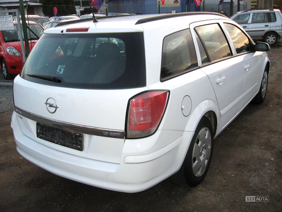 Opel Astra, 2006 - pohled č. 5