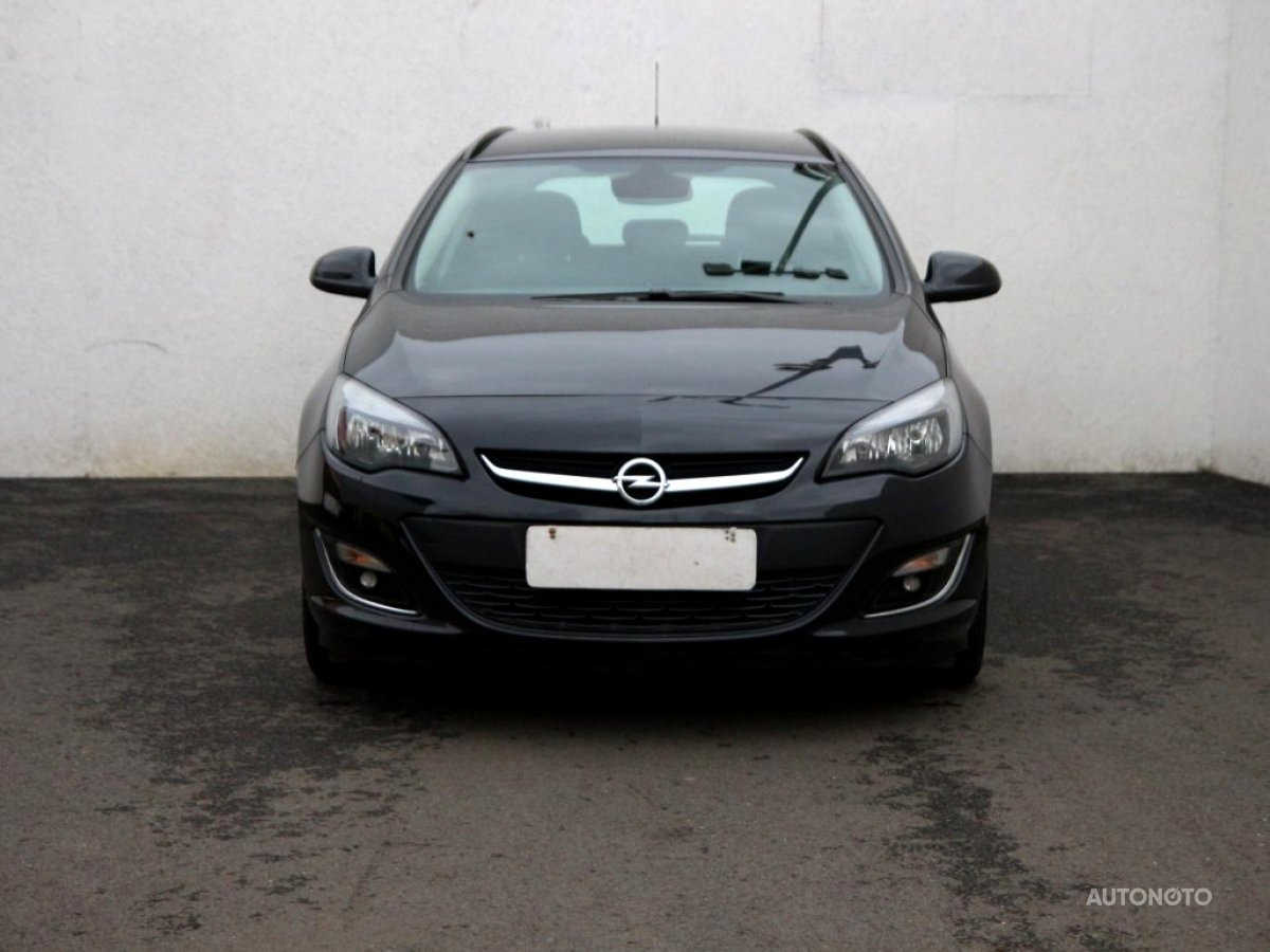 Opel Astra, 2011 - pohled č. 2