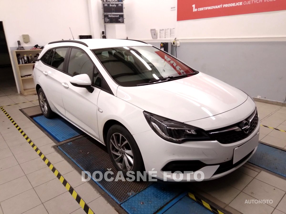 Opel Astra, 2020 - celkový pohled