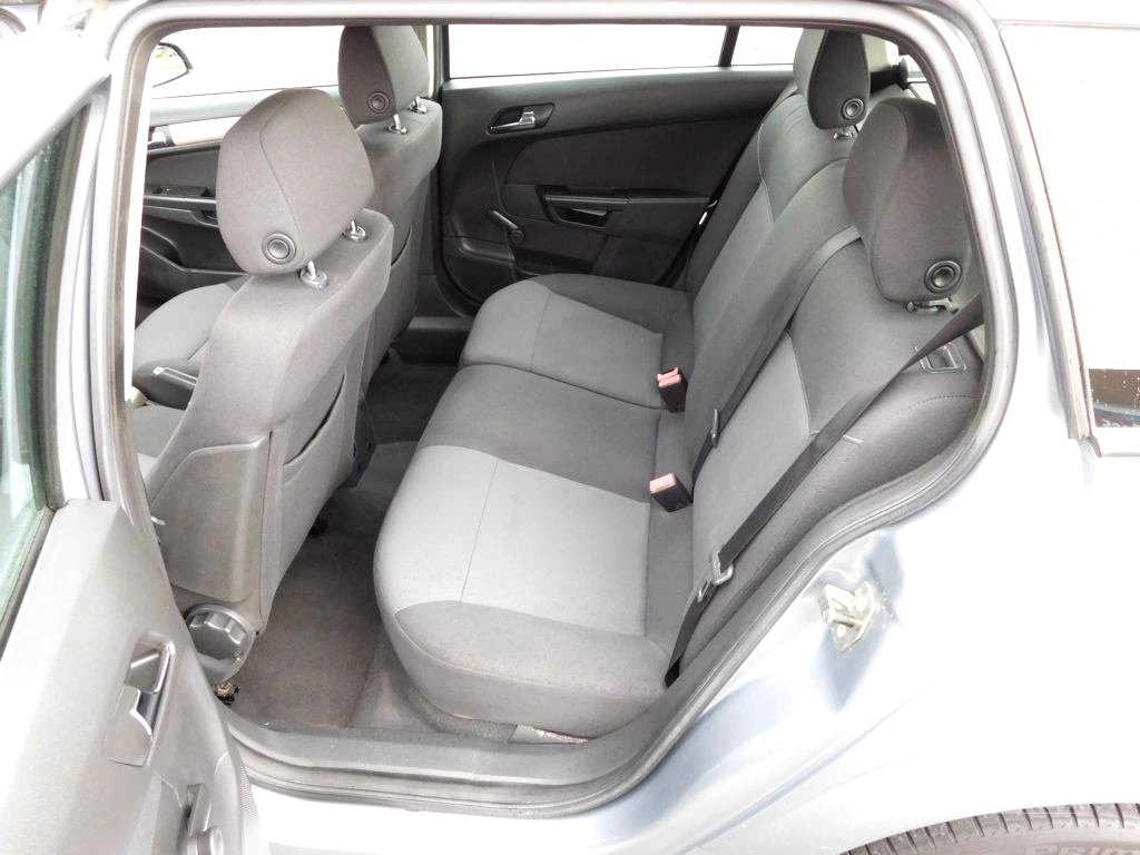 Opel Astra, 2008 - pohled č. 15