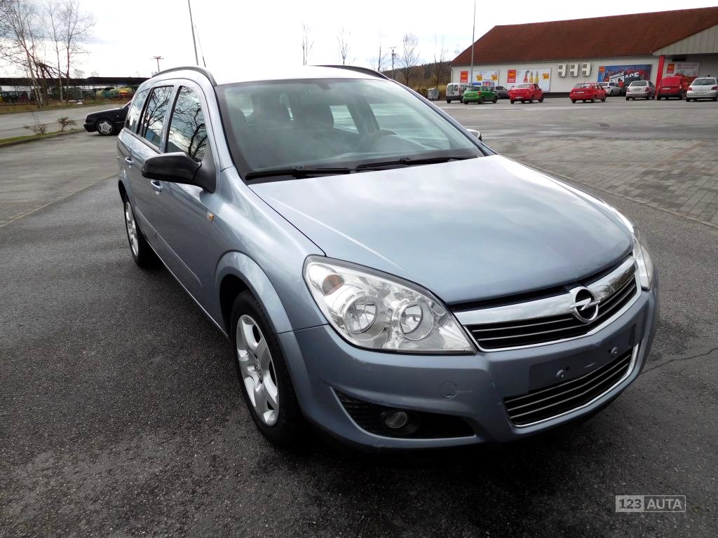 Opel Astra, 2008 - pohled č. 3