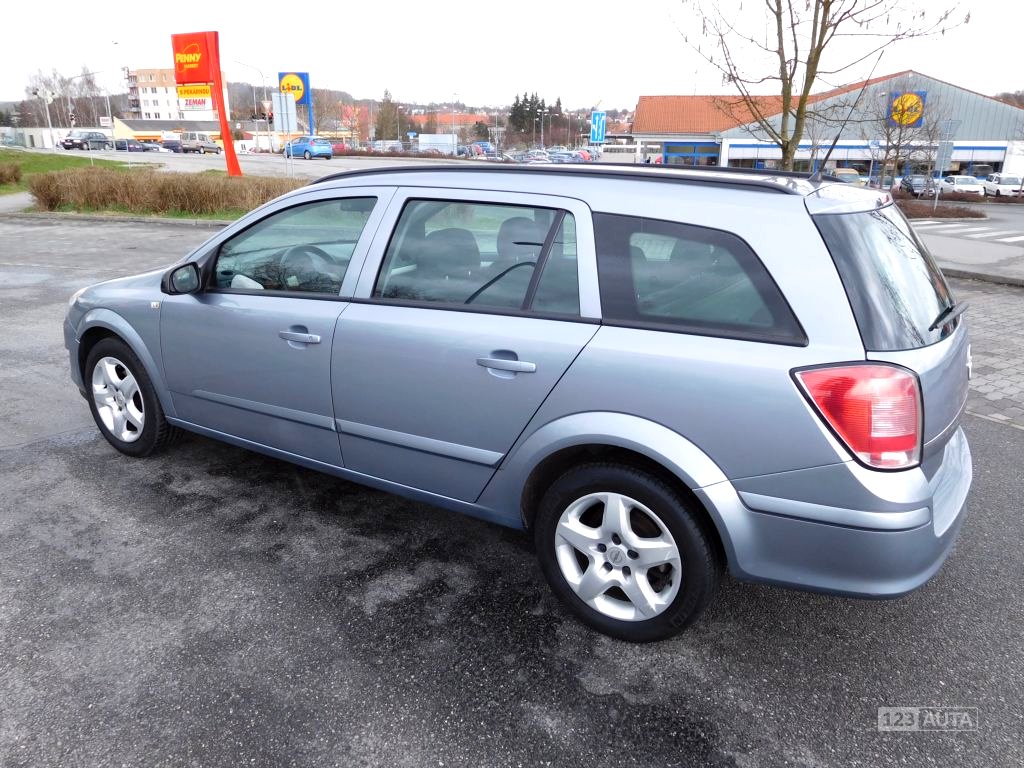 Opel Astra, 2008 - pohled č. 8