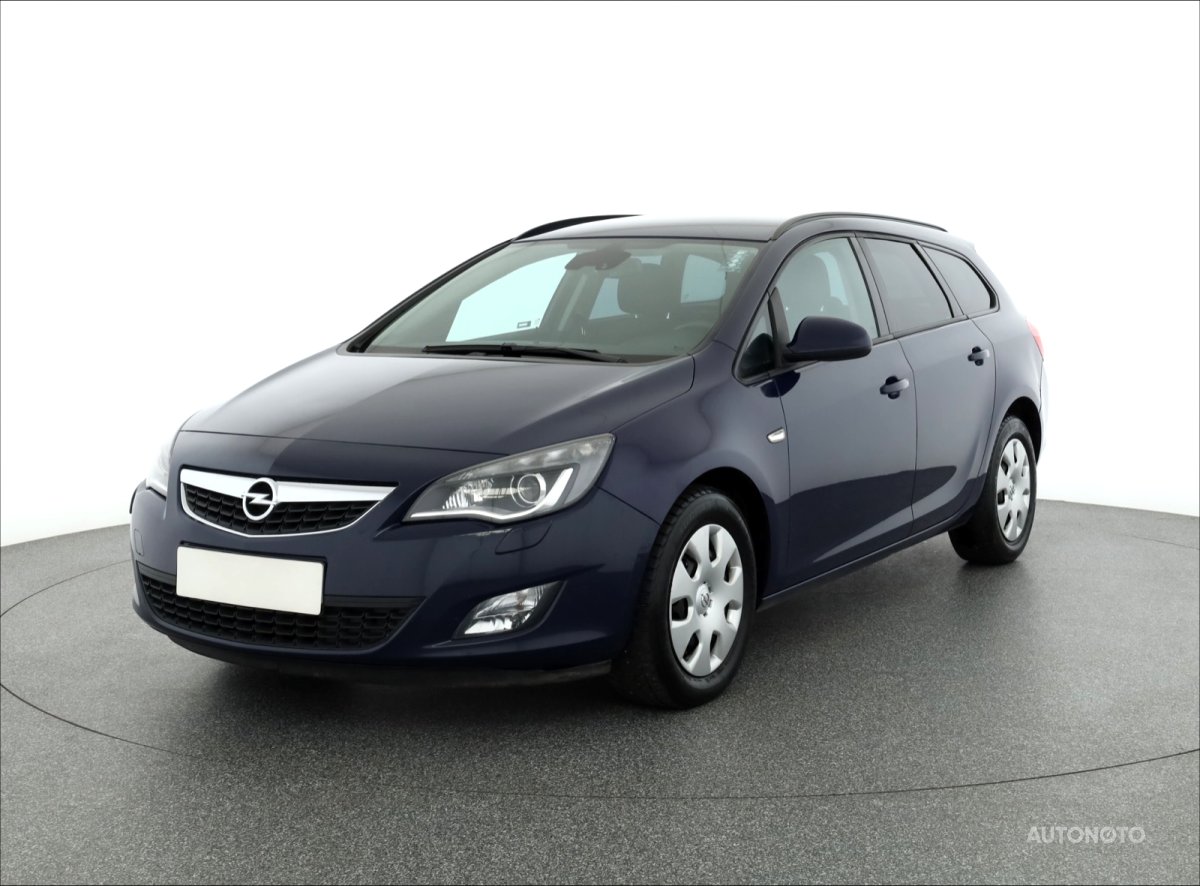 Opel Astra, 2012 - pohled č. 3