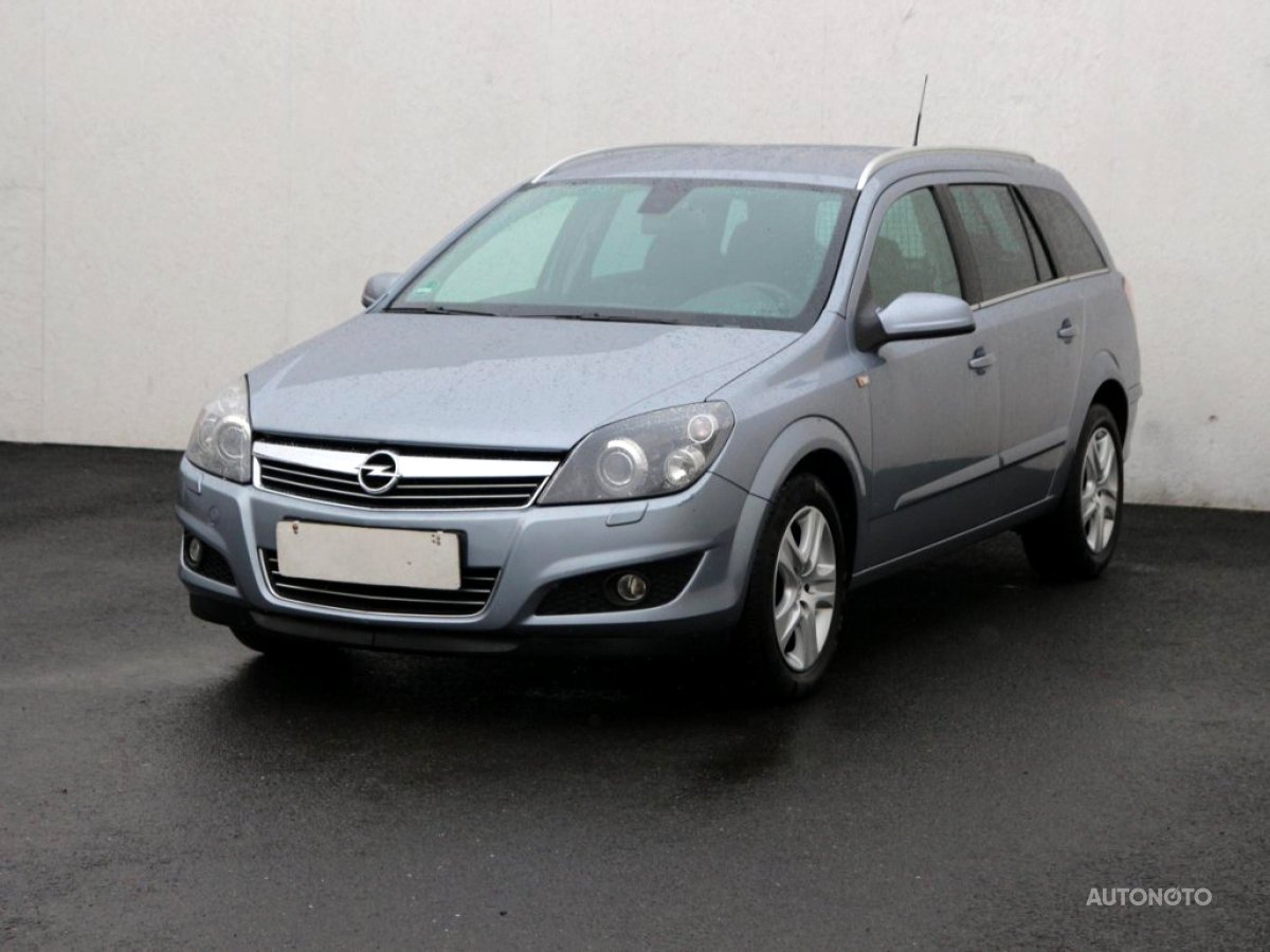 Opel Astra, 2009 - pohled č. 3