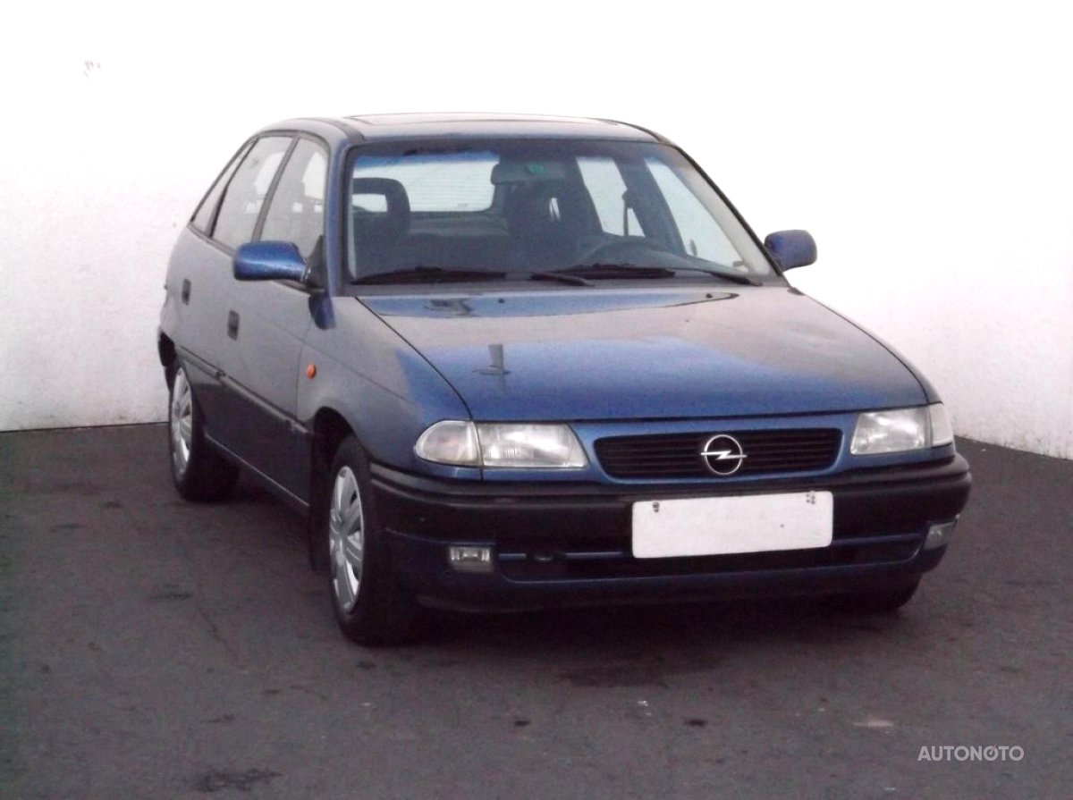 Opel Astra, 1996 - celkový pohled