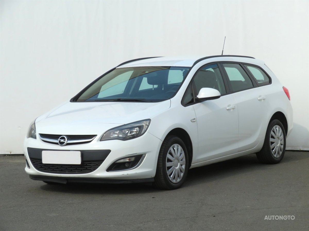 Opel Astra, 2012 - pohled č. 3
