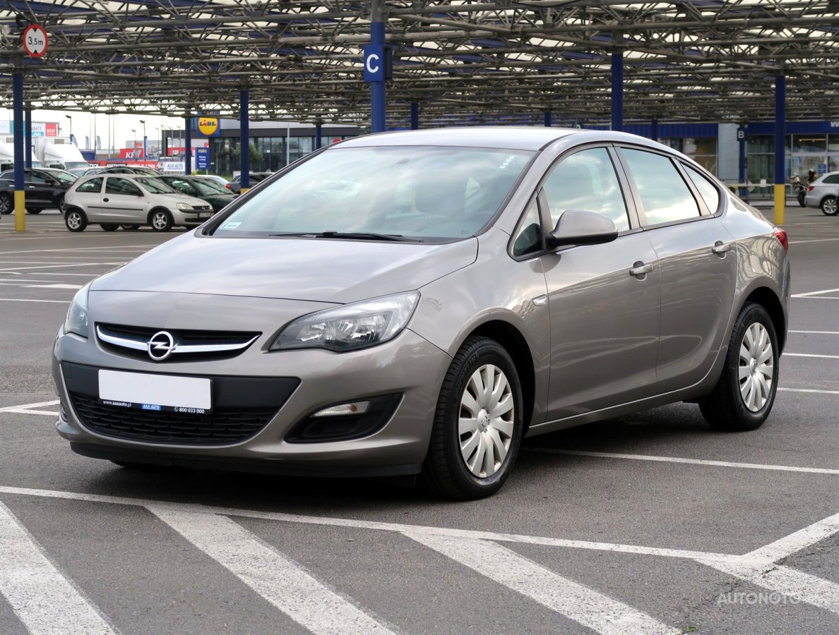 Opel Astra, 2015 - pohled č. 3