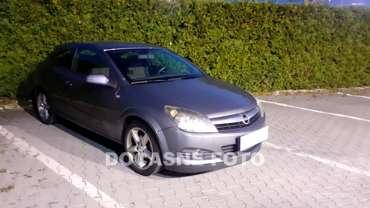 Opel Astra, 2006 - celkový pohled