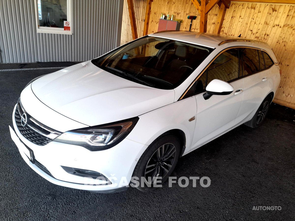 Opel Astra, 2018 - pohled č. 3