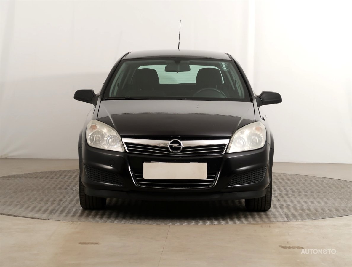 Opel Astra, 2008 - pohled č. 2