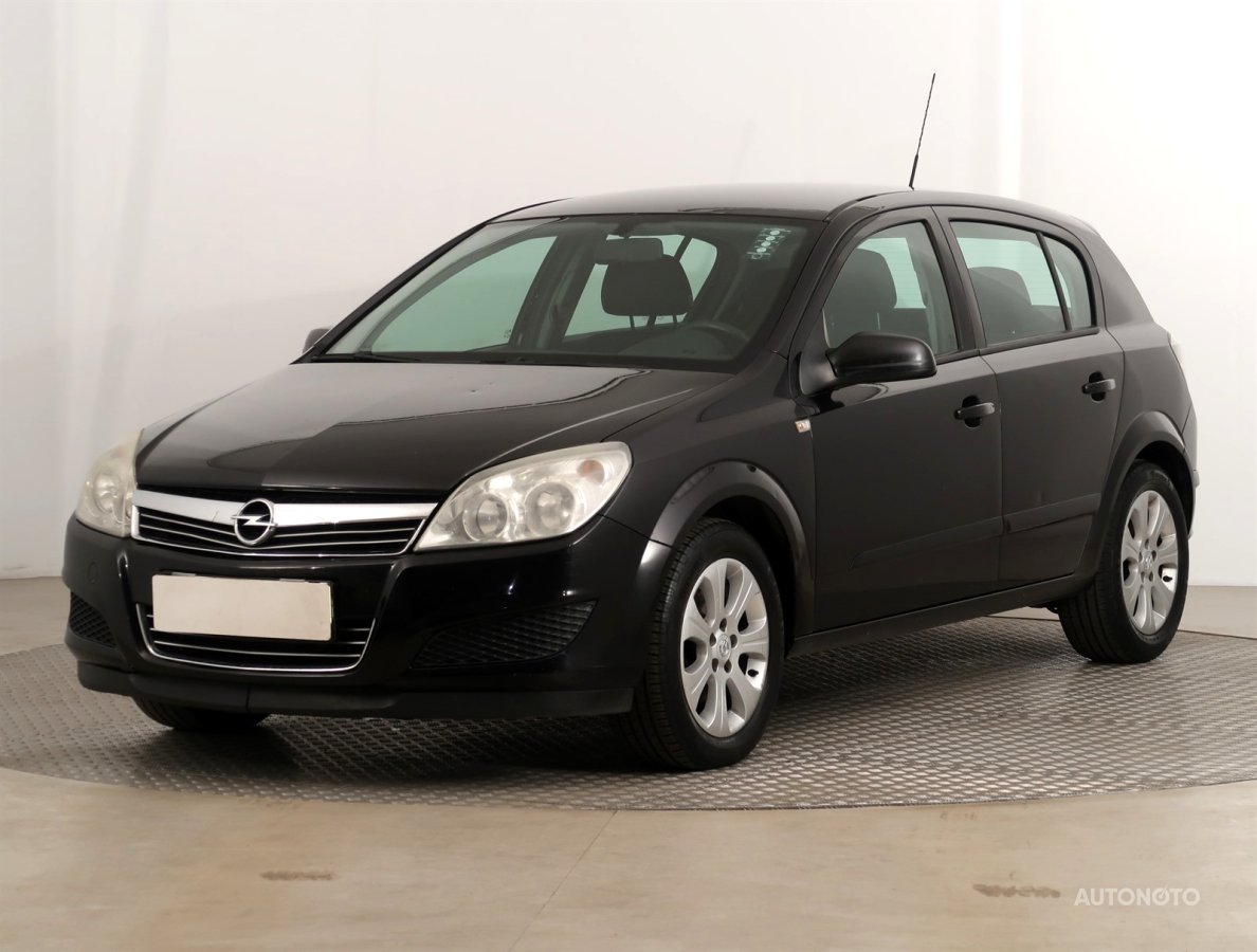 Opel Astra, 2008 - pohled č. 3