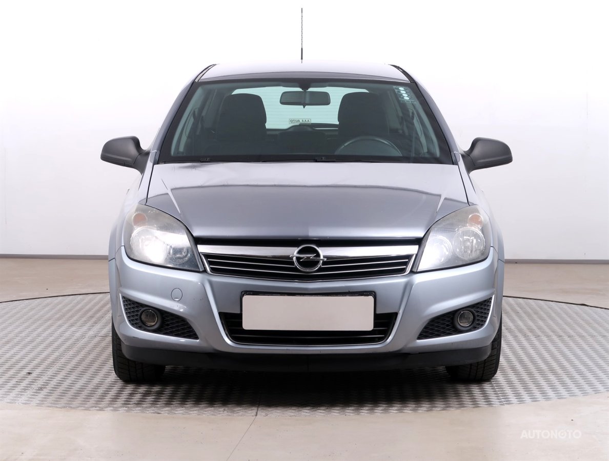 Opel Astra, 2009 - pohled č. 2