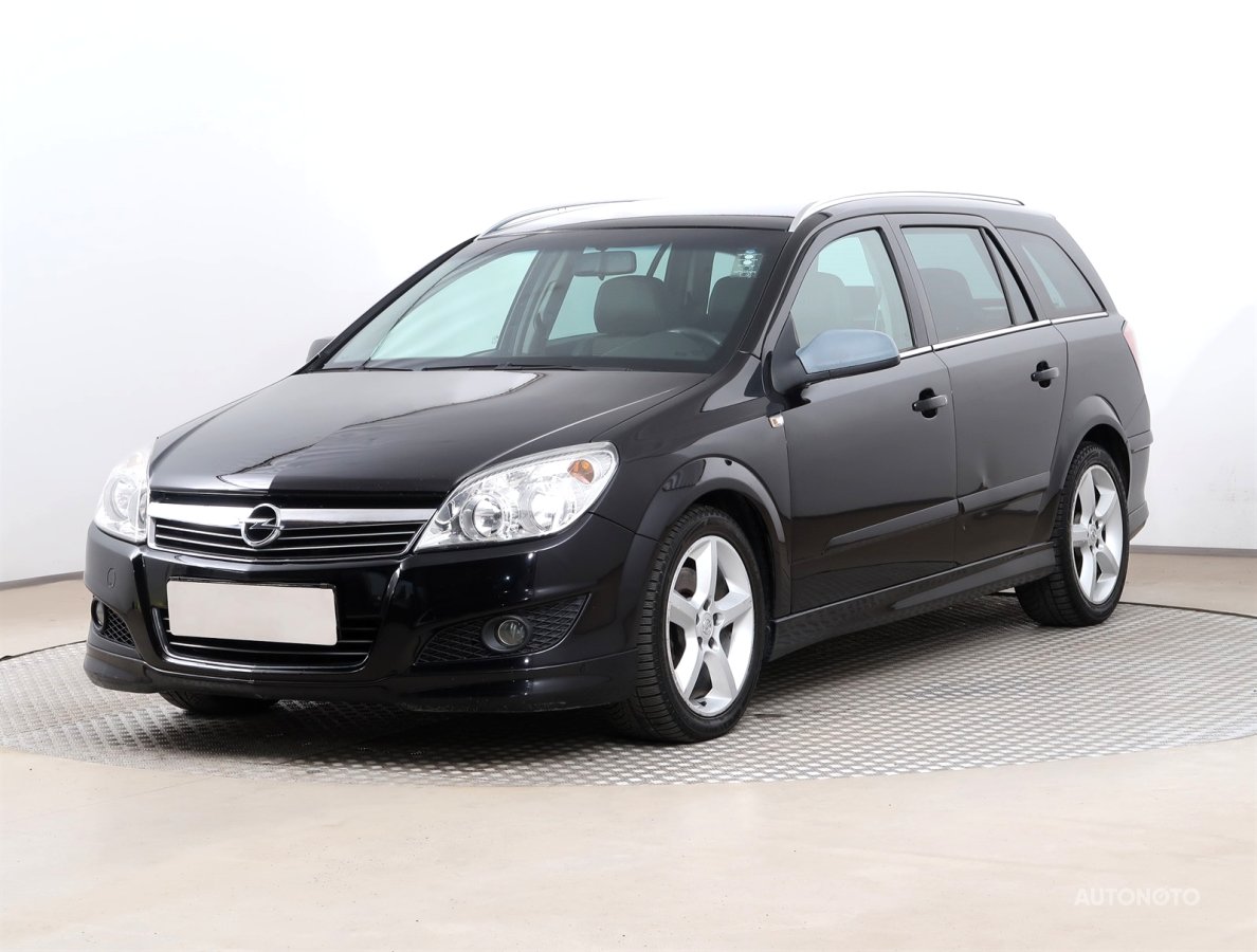 Opel Astra, 2009 - pohled č. 3